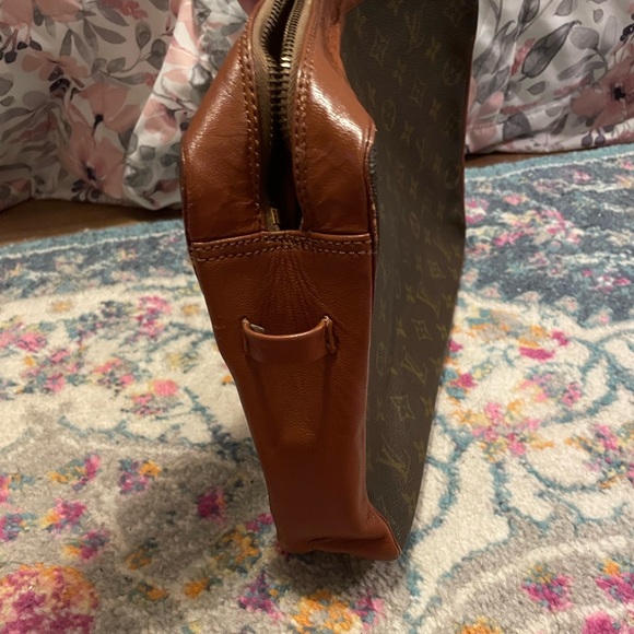 Louis Vuitton Bag - Picture 4 of 5